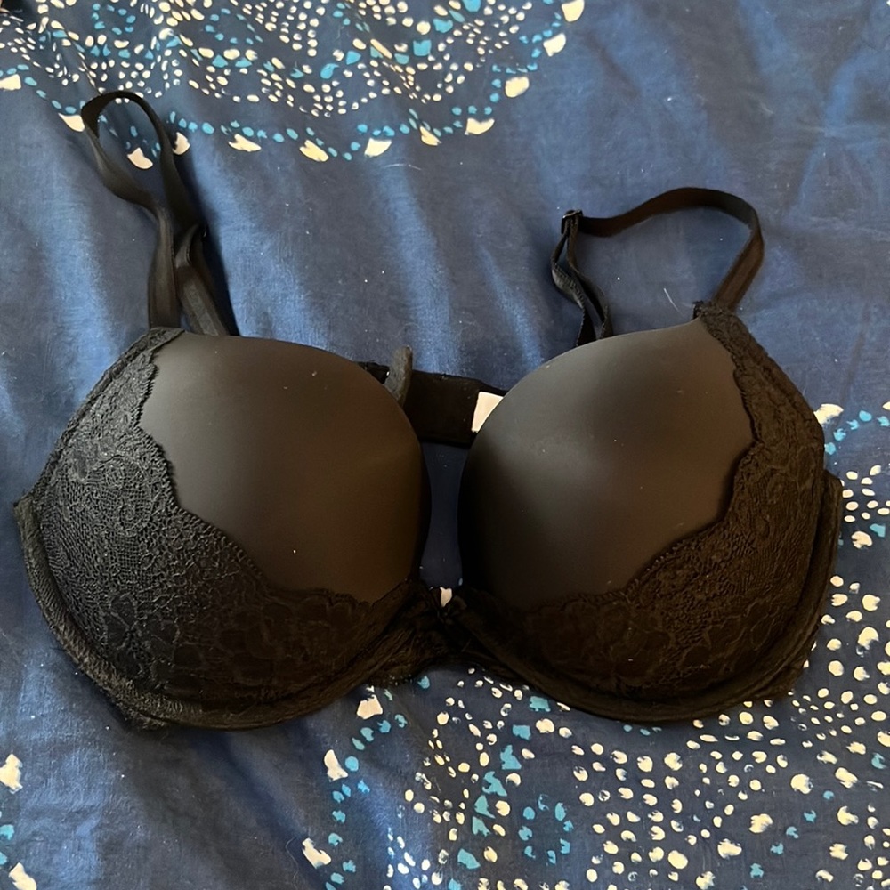 Victoria’s Secret Dream Angels Black Lace Push Up Bra size 34C